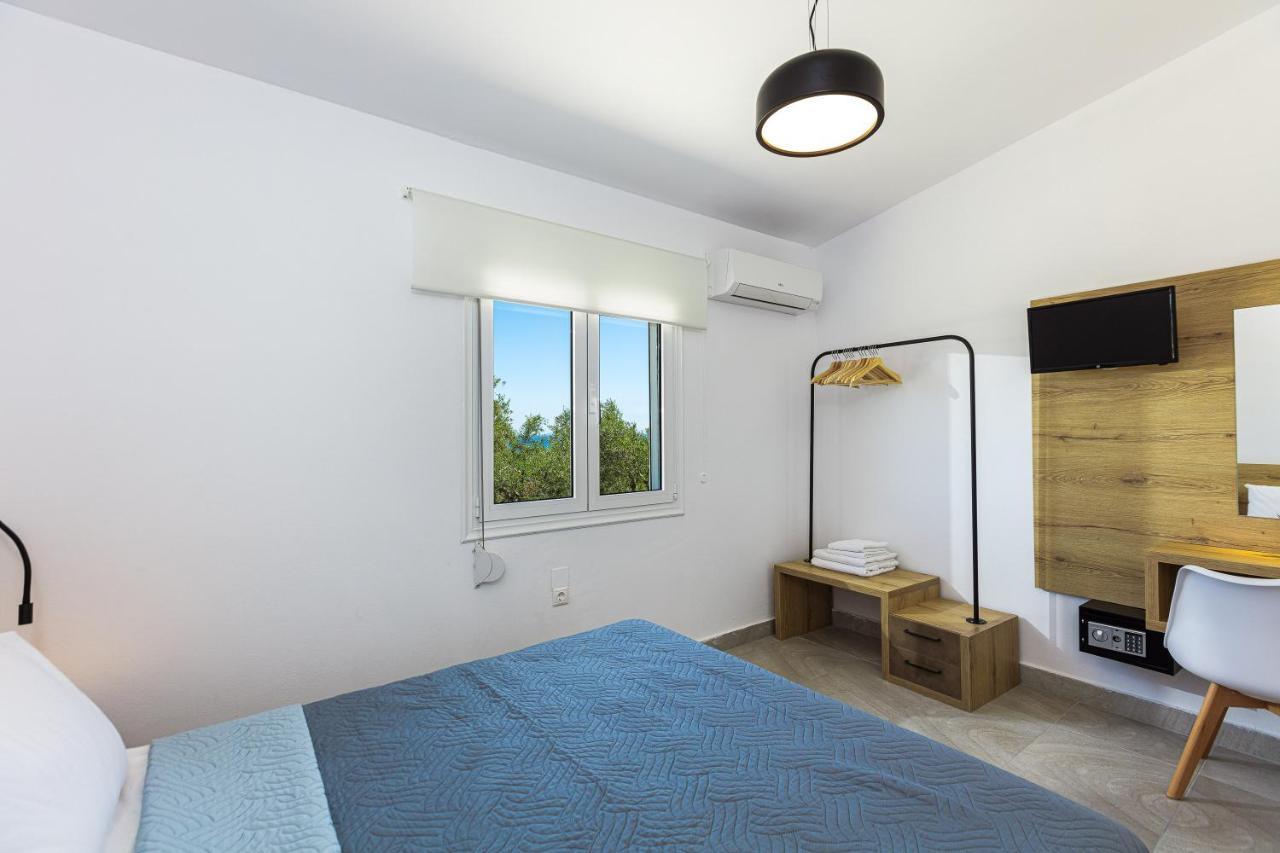 Gramvella Resort Adelianos Kampos Eksteriør bilde