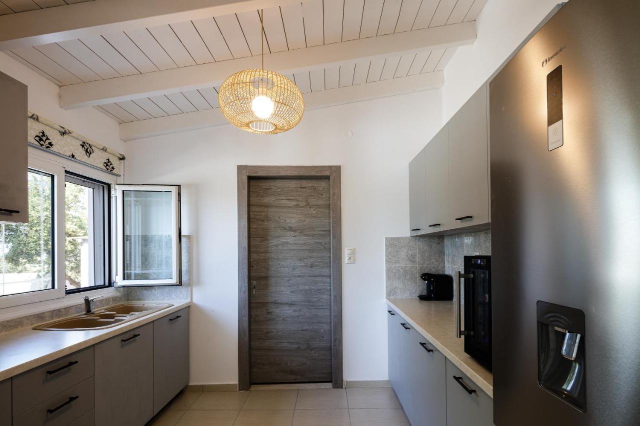 Gramvella Resort Adelianos Kampos Eksteriør bilde